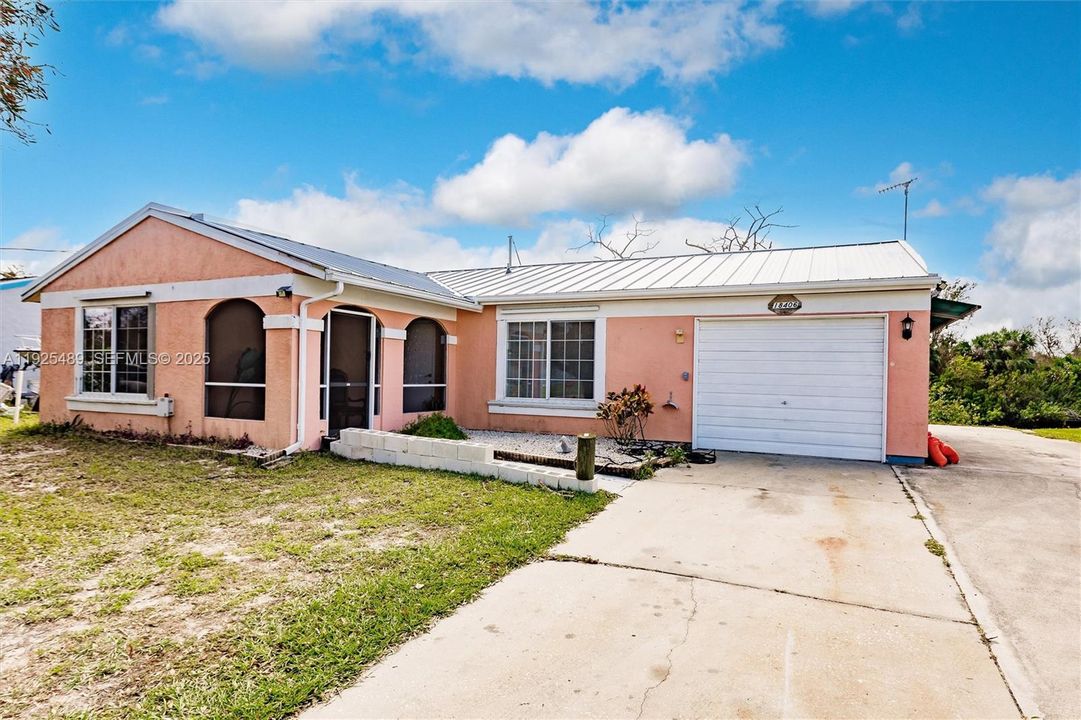 For Rent: $1,950 (3 beds, 2 baths, 0 Square Feet)