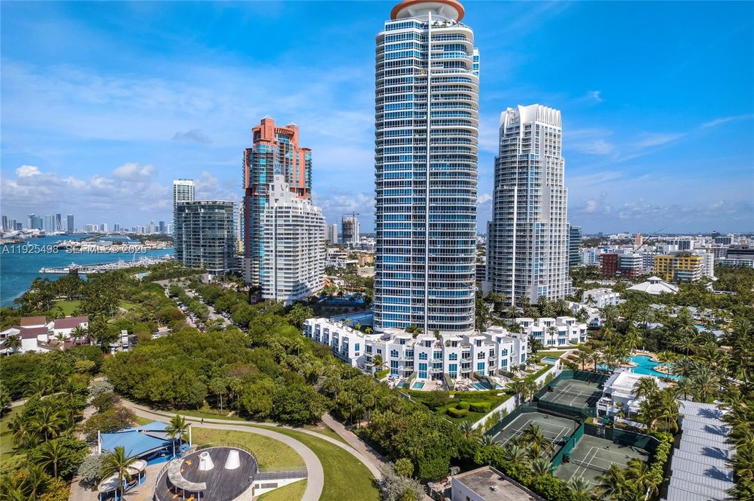 For Sale: $4,900,000 (3 beds, 3 baths, 2202 Square Feet)