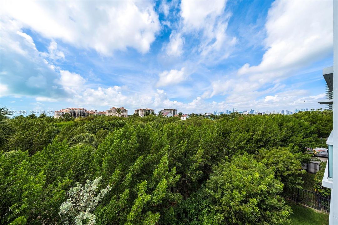 For Sale: $4,900,000 (3 beds, 3 baths, 2202 Square Feet)