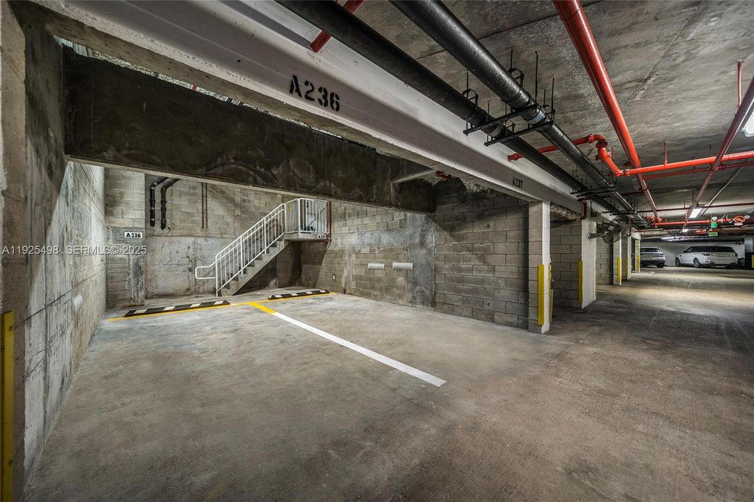 For Sale: $4,900,000 (3 beds, 3 baths, 2202 Square Feet)