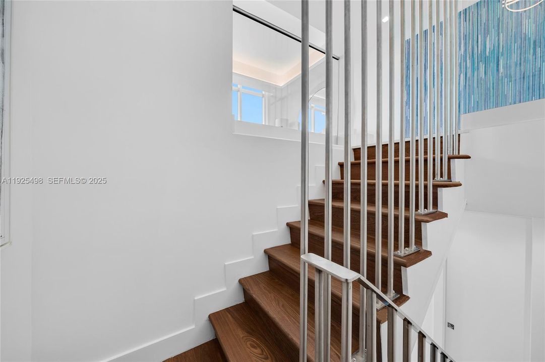 For Sale: $4,900,000 (3 beds, 3 baths, 2202 Square Feet)