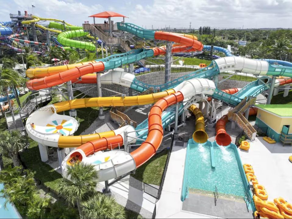 В аренду: $4,800 (3 спален, 2 ванн, 1152 Квадратных фут)