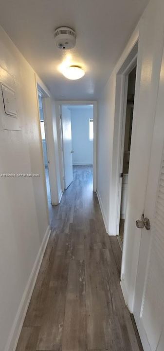 For Rent: $2,025 (2 beds, 1 baths, 870 Square Feet)