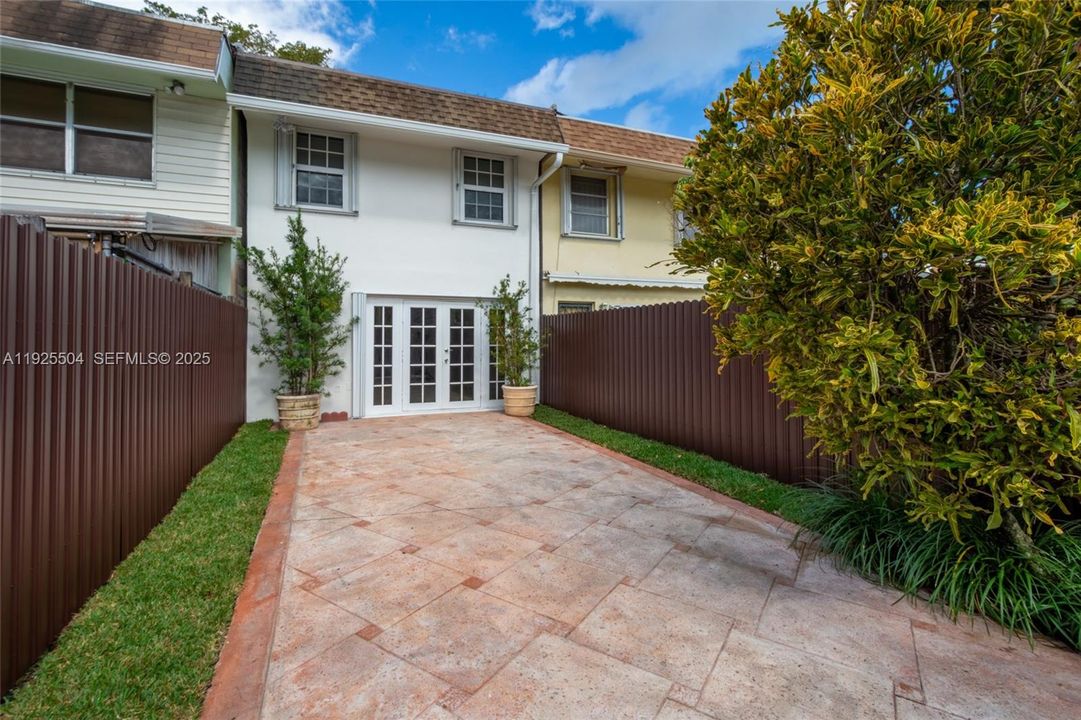 En Venta: $465,000 (2 camas, 2 baños, 1504 Pies cuadrados)