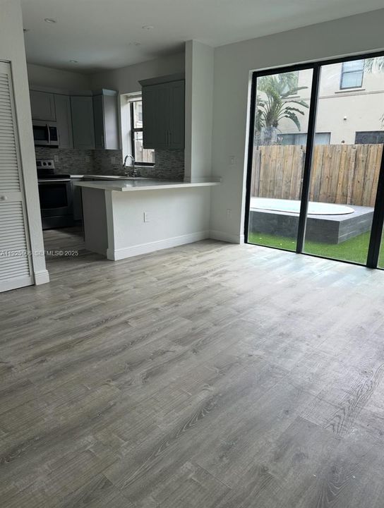 For Rent: $3,000 (4 beds, 3 baths, 1736 Square Feet)