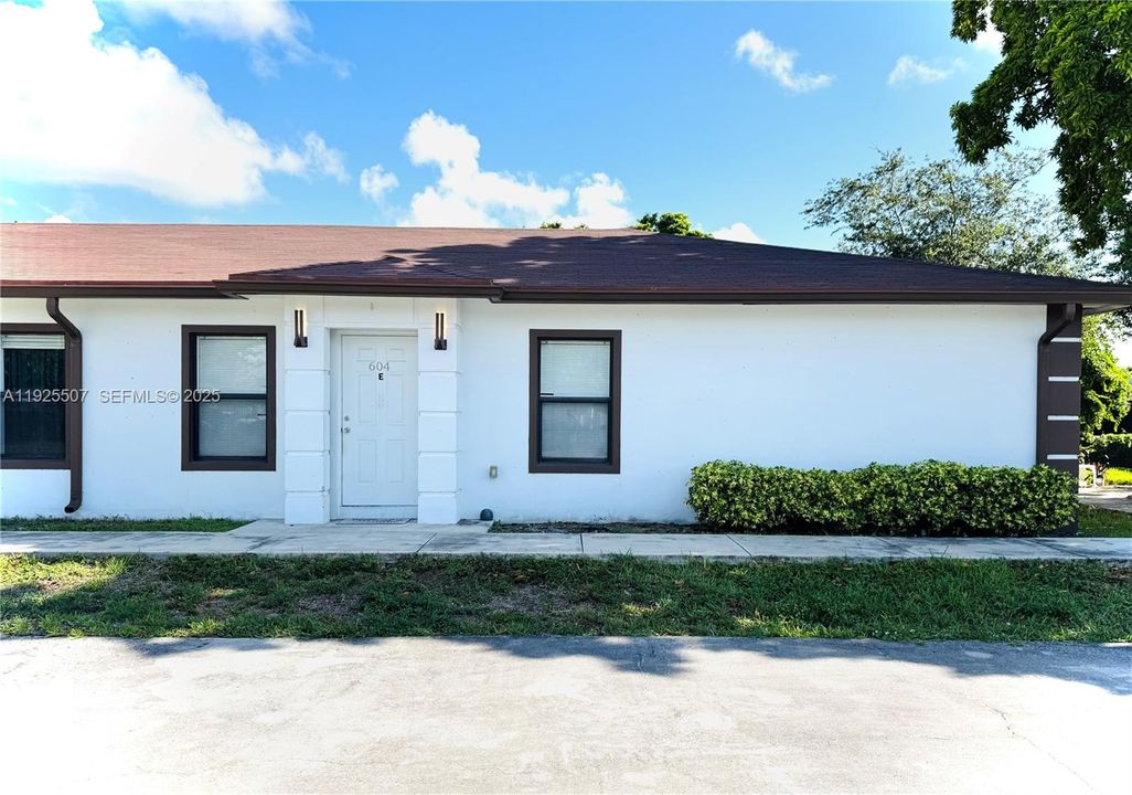 В аренду: $3,150 (3 спален, 2 ванн, 2409 Квадратных фут)