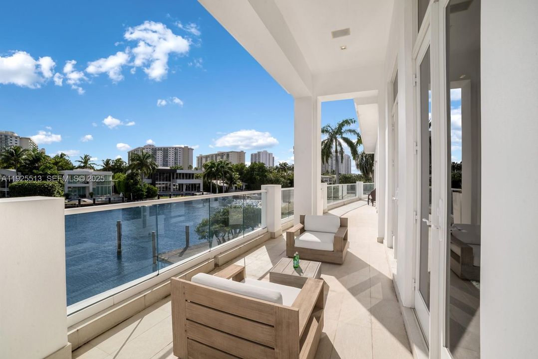 En Venta: $18,900,000 (6 camas, 8 baños, 7752 Pies cuadrados)