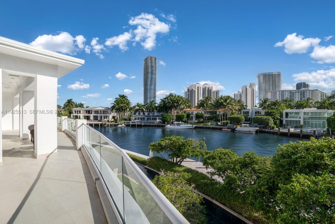 En Venta: $18,900,000 (6 camas, 8 baños, 7752 Pies cuadrados)