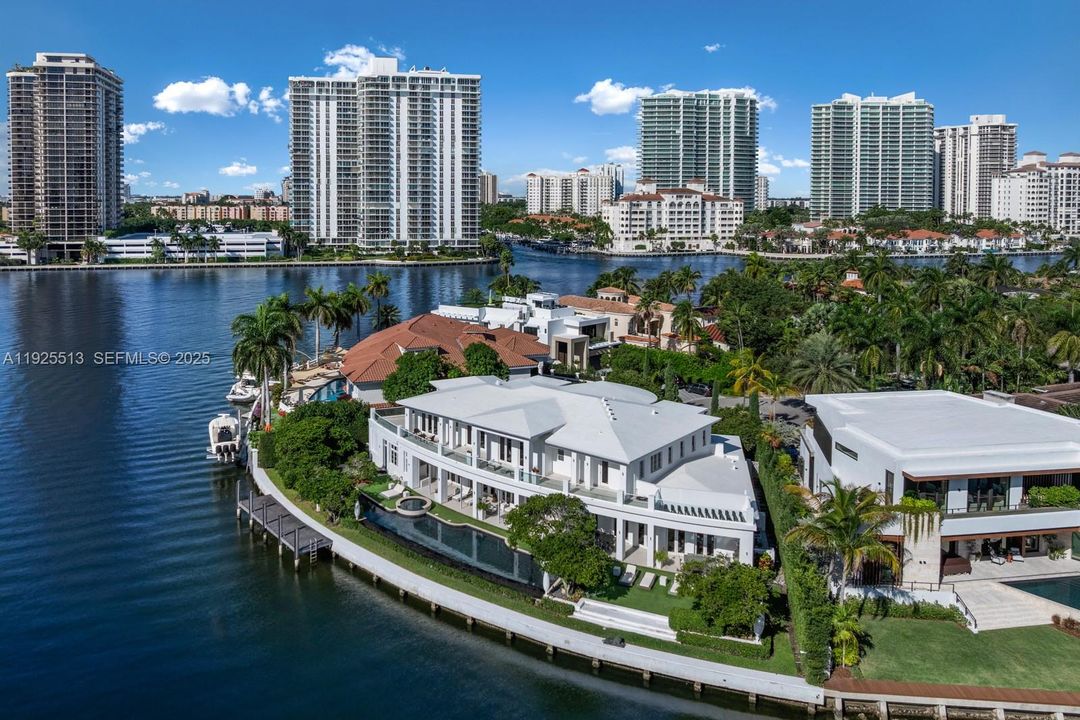 En Venta: $18,900,000 (6 camas, 8 baños, 7752 Pies cuadrados)