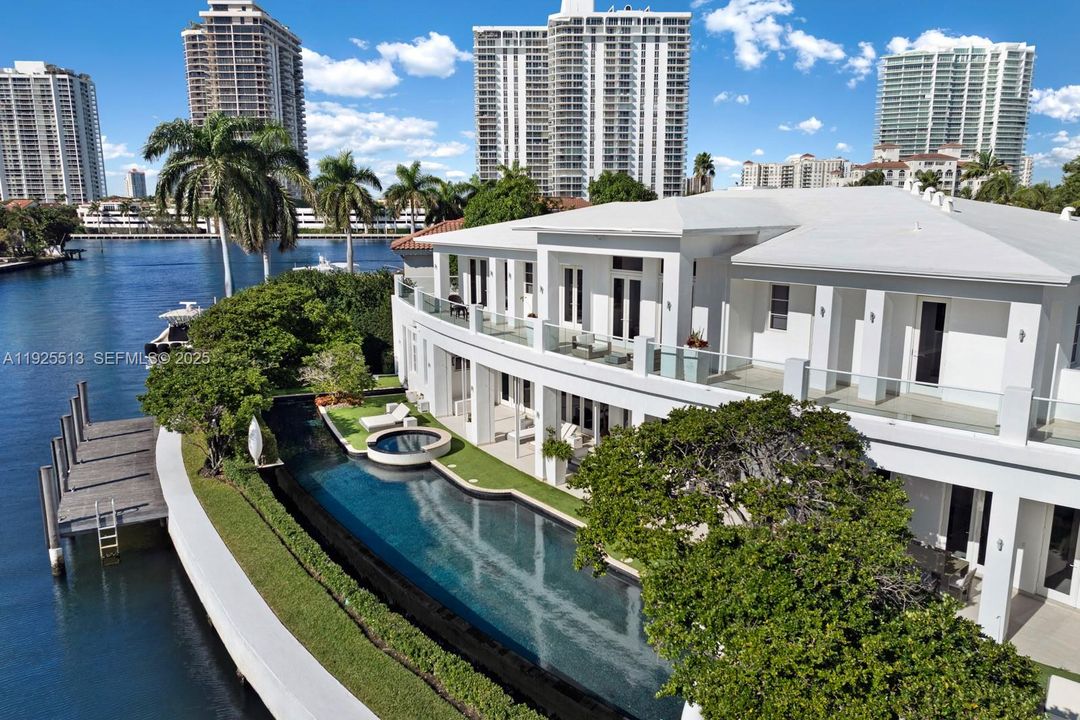 En Venta: $18,900,000 (6 camas, 8 baños, 7752 Pies cuadrados)