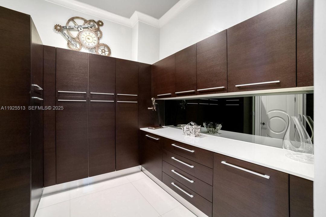 En Venta: $18,900,000 (6 camas, 8 baños, 7752 Pies cuadrados)