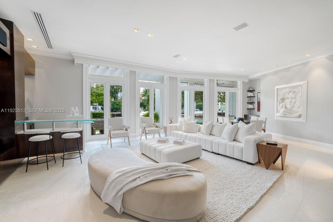 En Venta: $18,900,000 (6 camas, 8 baños, 7752 Pies cuadrados)