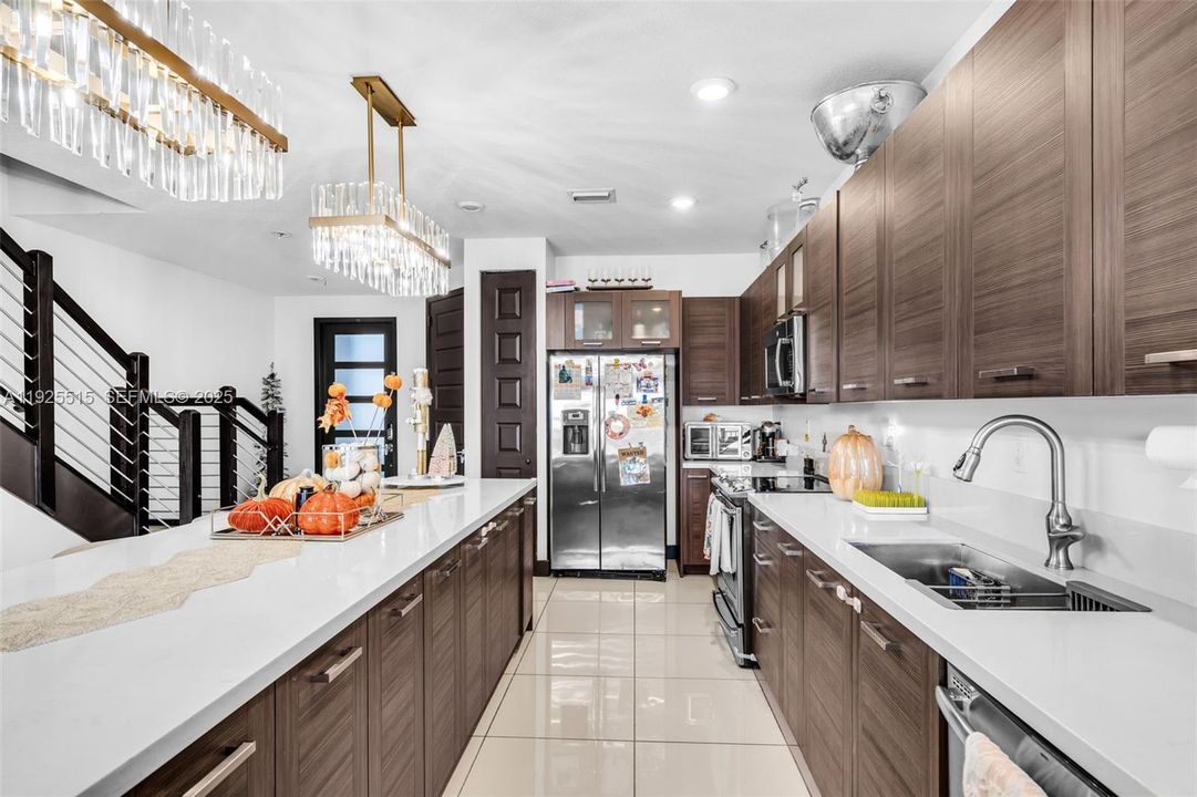 For Sale: $638,000 (3 beds, 2 baths, 1692 Square Feet)