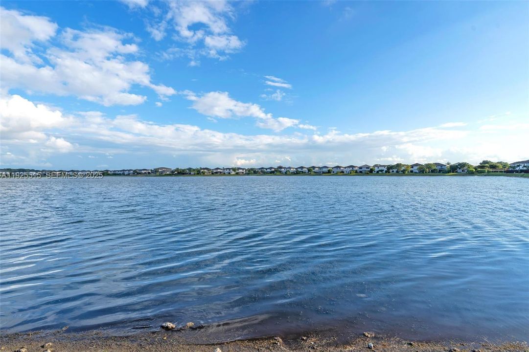 For Sale: $638,000 (3 beds, 2 baths, 1692 Square Feet)