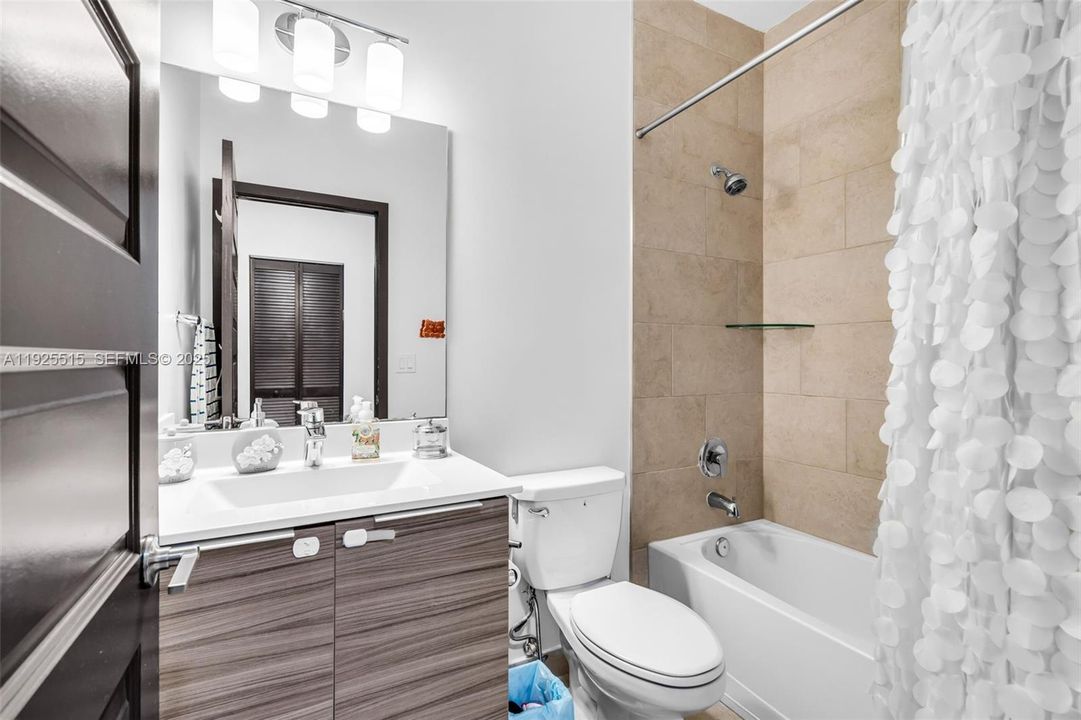 For Sale: $638,000 (3 beds, 2 baths, 1692 Square Feet)