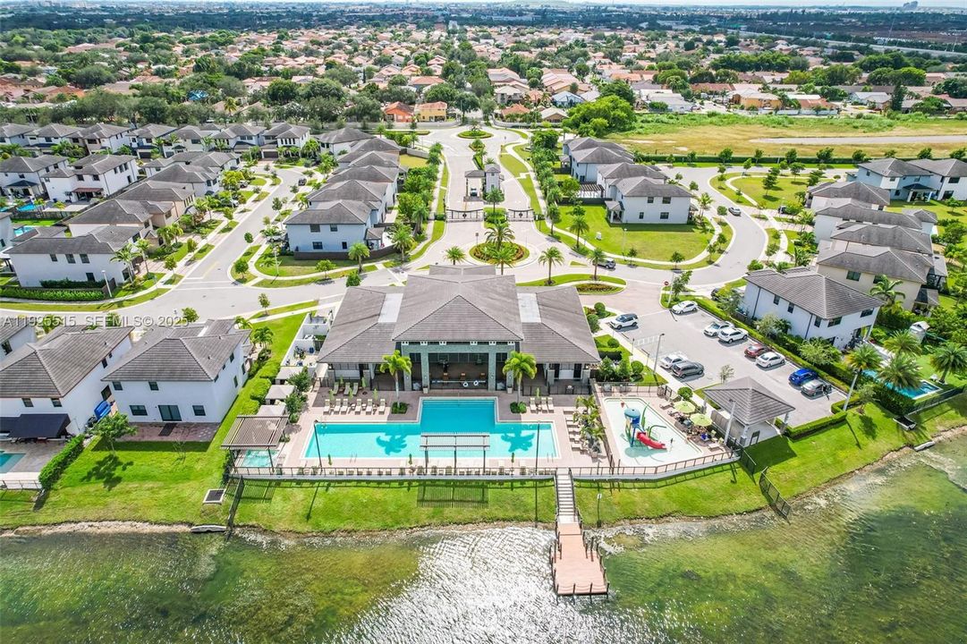 For Sale: $638,000 (3 beds, 2 baths, 1692 Square Feet)