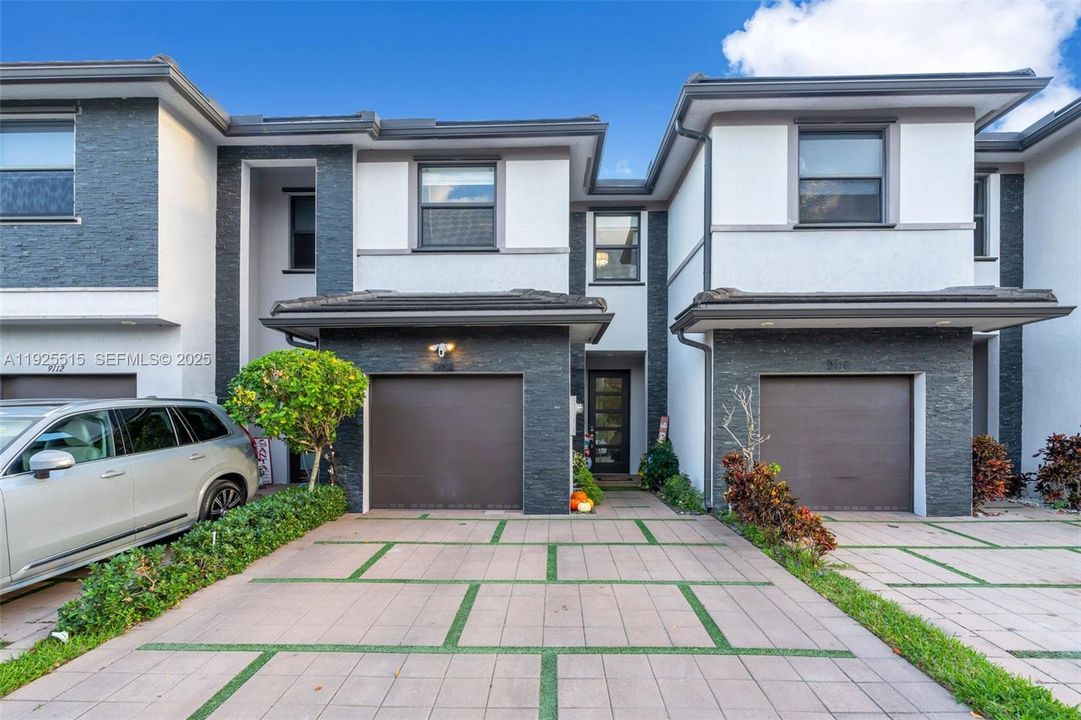 For Sale: $638,000 (3 beds, 2 baths, 1692 Square Feet)