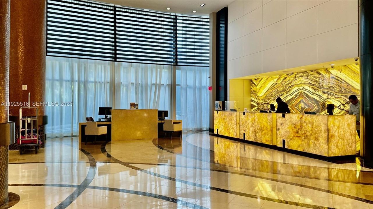 For Sale: $583,000 (0 beds, 1 baths, 551 Square Feet)