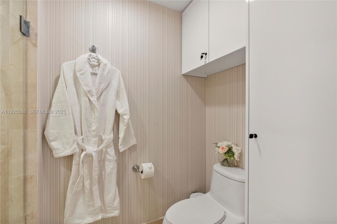 For Sale: $583,000 (0 beds, 1 baths, 551 Square Feet)