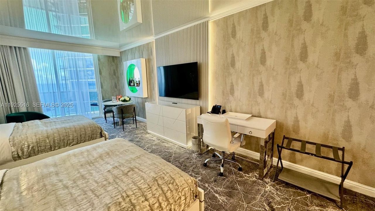 For Sale: $583,000 (0 beds, 1 baths, 551 Square Feet)