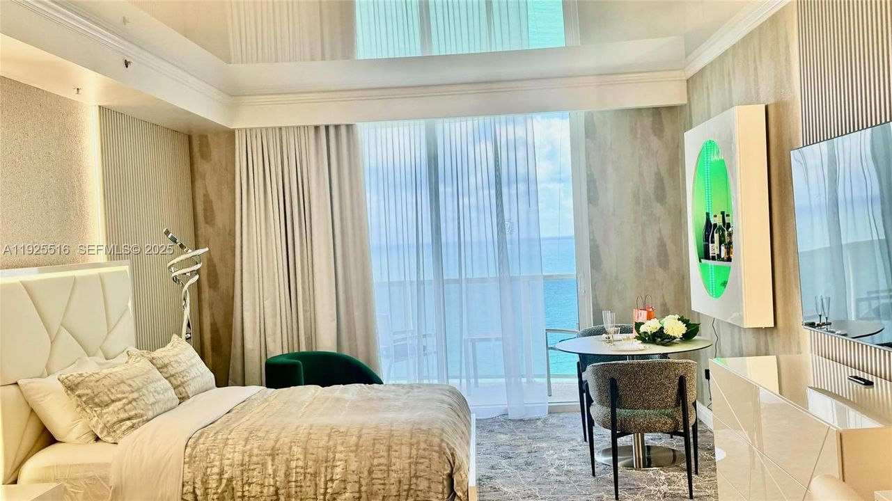 For Sale: $583,000 (0 beds, 1 baths, 551 Square Feet)