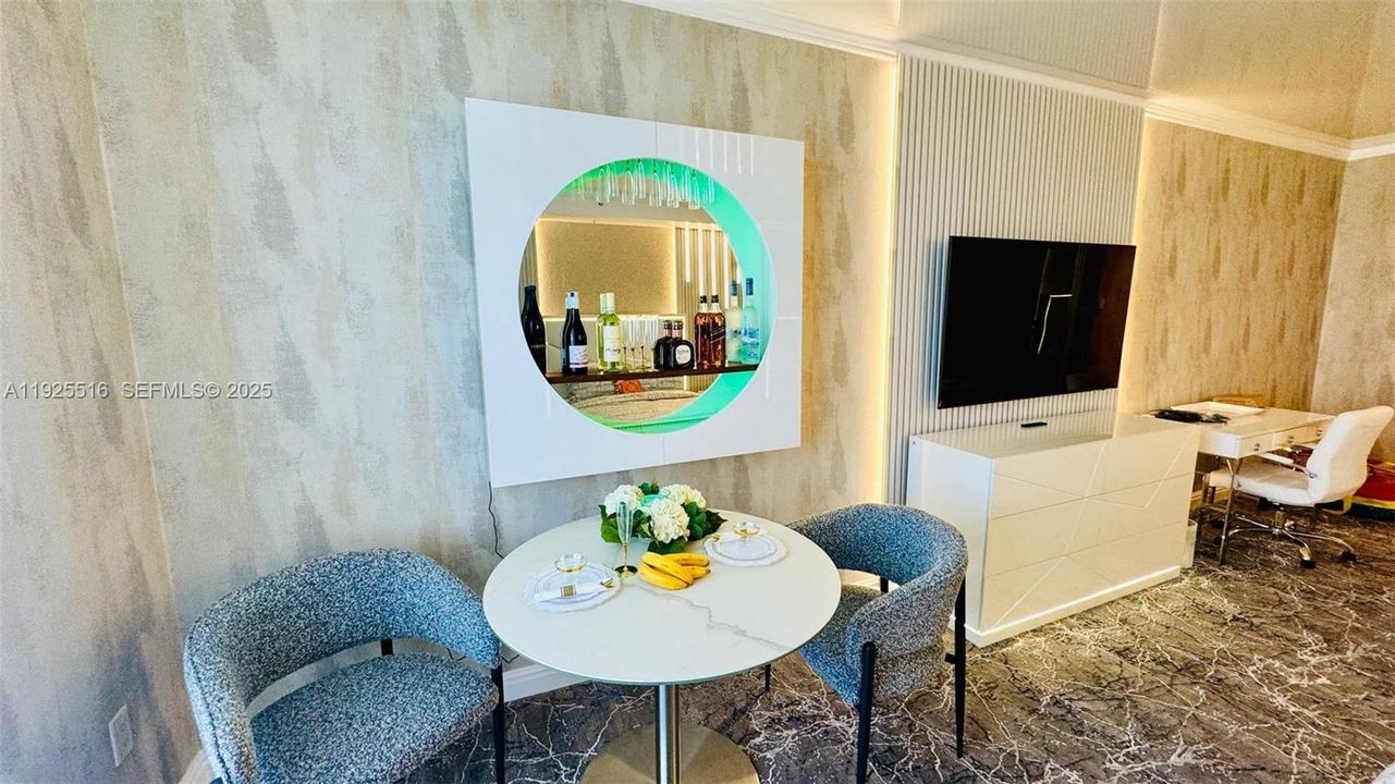 For Sale: $583,000 (0 beds, 1 baths, 551 Square Feet)