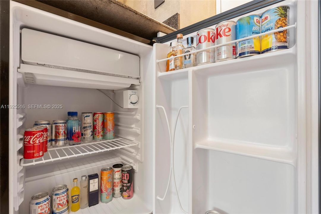 For Sale: $583,000 (0 beds, 1 baths, 551 Square Feet)