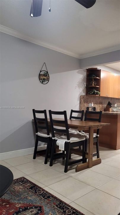 For Rent: $1,950 (2 beds, 1 baths, 1598 Square Feet)