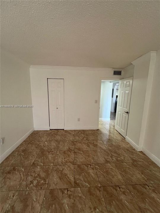 For Rent: $2,200 (1 beds, 1 baths, 655 Square Feet)