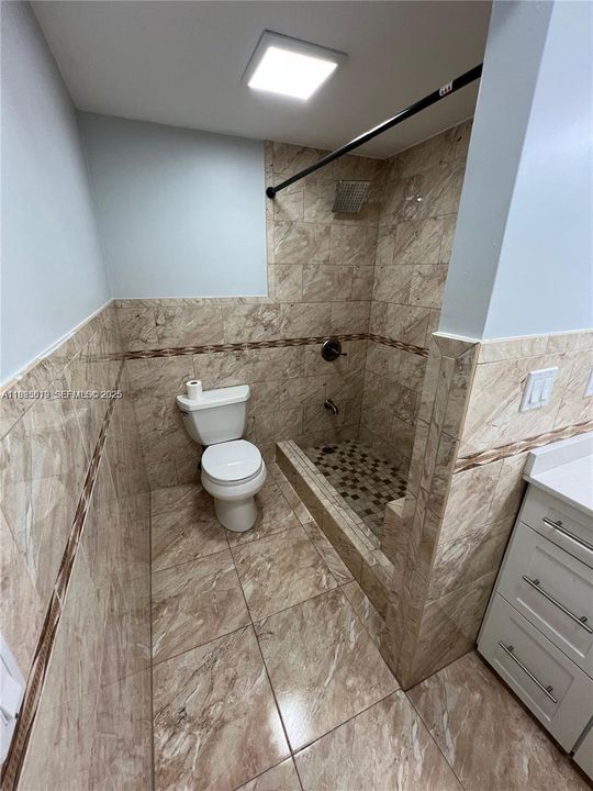 For Rent: $2,200 (1 beds, 1 baths, 655 Square Feet)