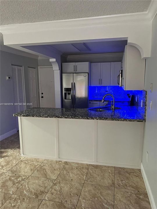 For Rent: $2,200 (1 beds, 1 baths, 655 Square Feet)