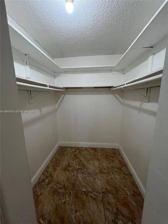 For Rent: $2,200 (1 beds, 1 baths, 655 Square Feet)