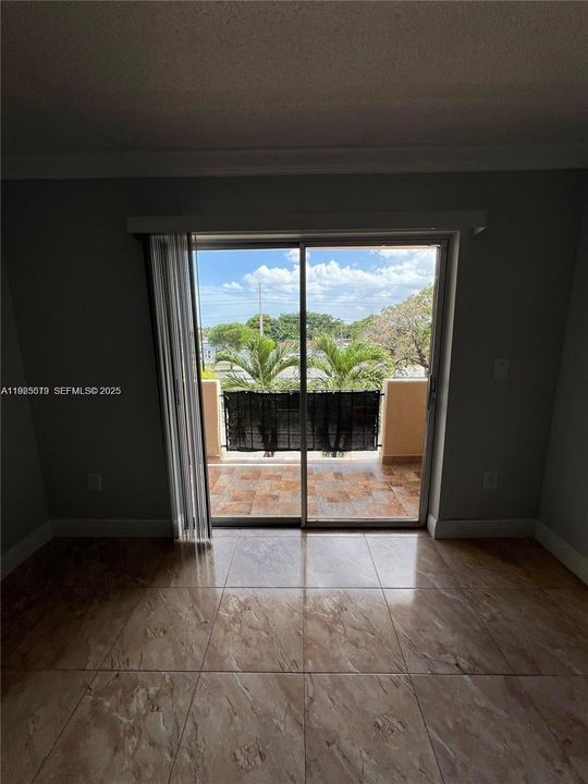 For Rent: $2,200 (1 beds, 1 baths, 655 Square Feet)