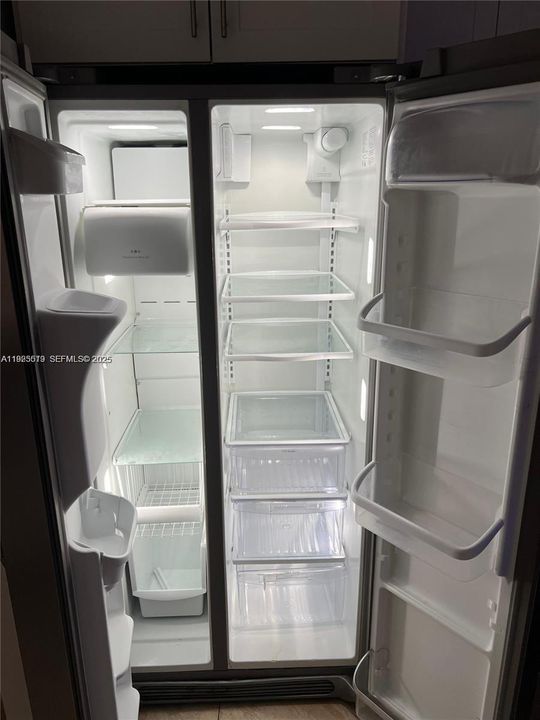 For Rent: $2,200 (1 beds, 1 baths, 655 Square Feet)