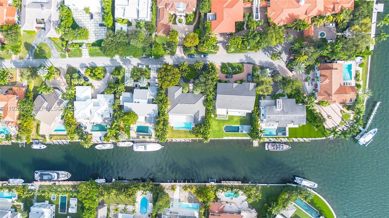 На продажу: $11,900,000 (4 спален, 2 ванн, 2709 Квадратных фут)