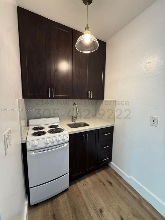 For Rent: $1,300 (0 beds, 1 baths, 3870 Square Feet)