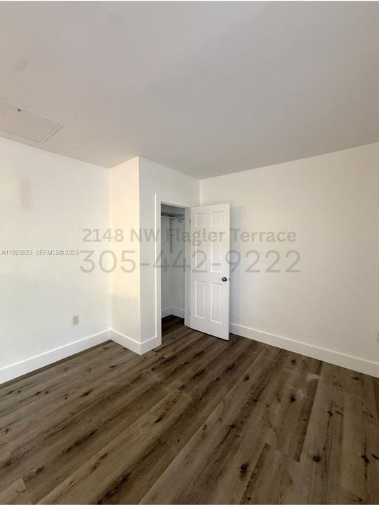 For Rent: $1,300 (0 beds, 1 baths, 3870 Square Feet)