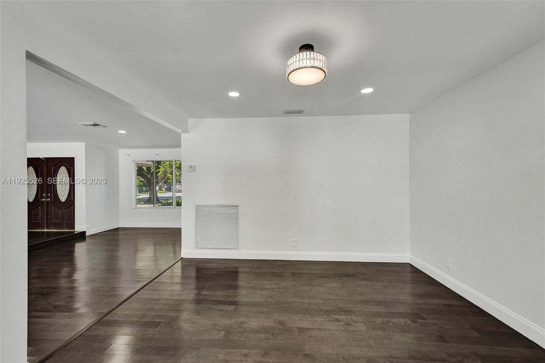 For Sale: $899,999 (4 beds, 3 baths, 2431 Square Feet)