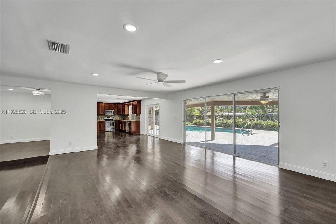 For Sale: $899,999 (4 beds, 3 baths, 2431 Square Feet)