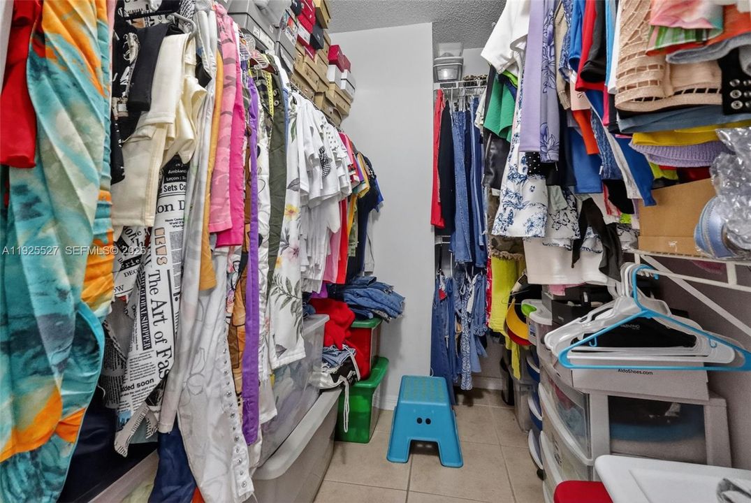 For Sale: $535,000 (3 beds, 2 baths, 1779 Square Feet)