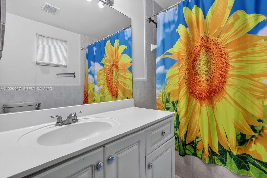 For Sale: $535,000 (3 beds, 2 baths, 1779 Square Feet)