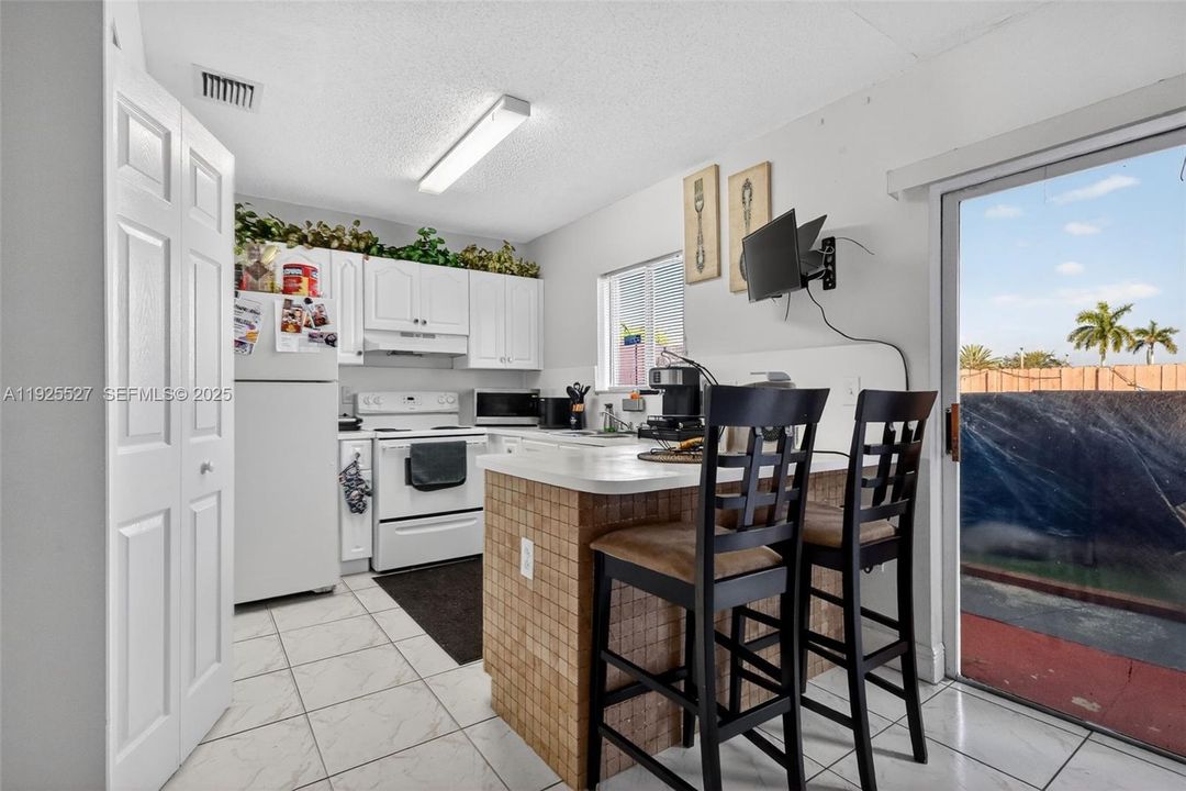 For Sale: $535,000 (3 beds, 2 baths, 1779 Square Feet)