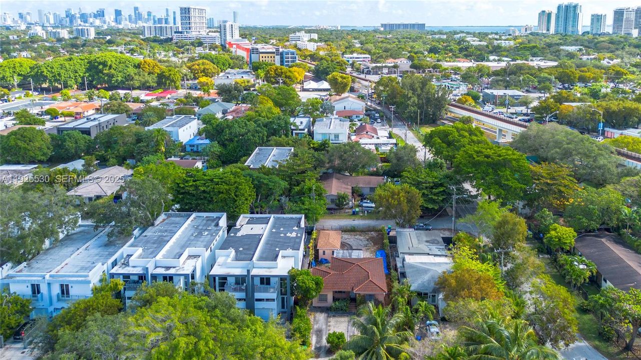 En Venta: $675,000 (3 camas, 2 baños, 1224 Pies cuadrados)