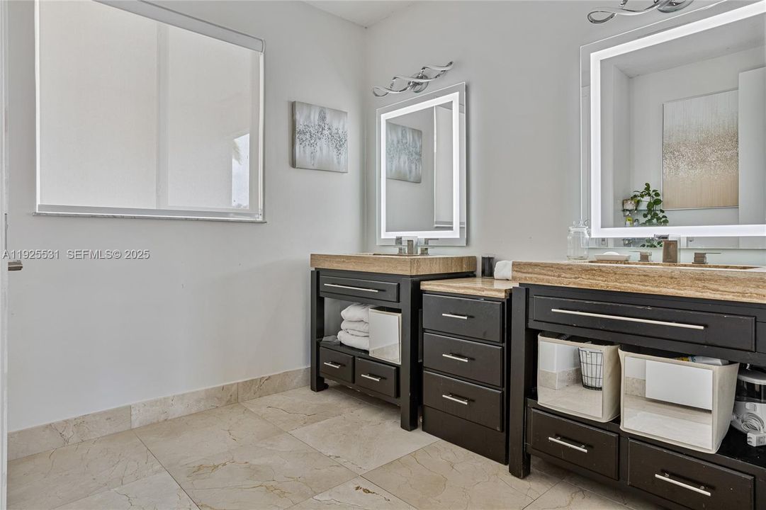 For Sale: $1,399,000 (3 beds, 3 baths, 3096 Square Feet)