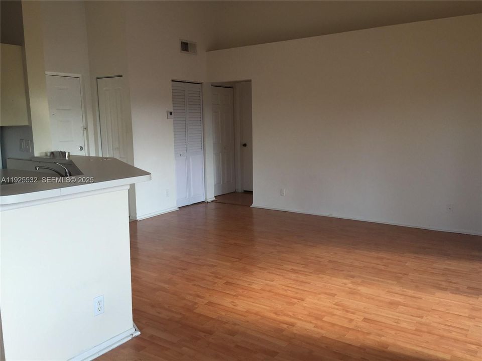 В аренду: $1,750 (1 спален, 1 ванн, 754 Квадратных фут)