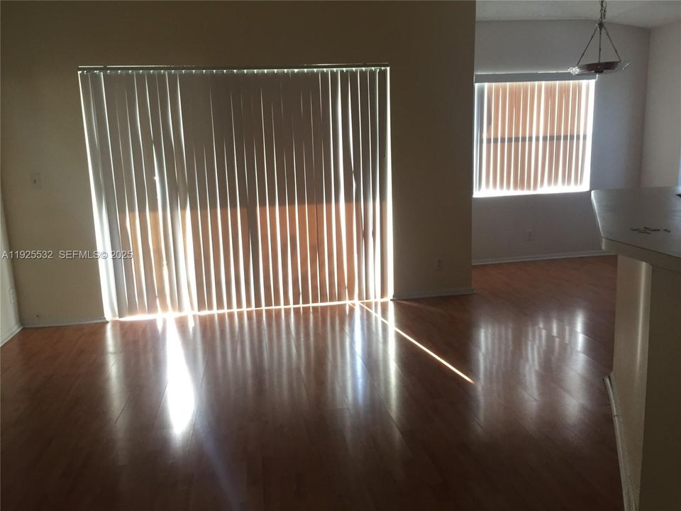 В аренду: $1,750 (1 спален, 1 ванн, 754 Квадратных фут)