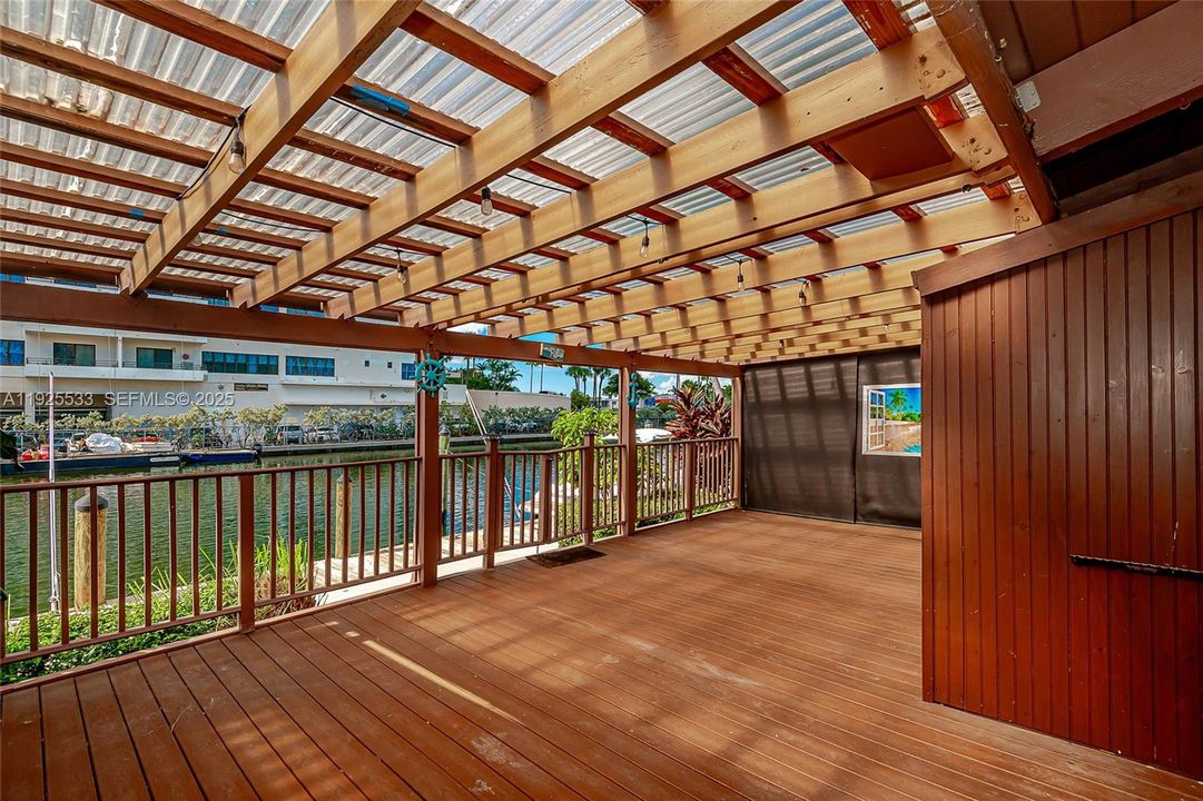 出租: $4,000 (2 贝兹, 2 浴室, 1680 平方英尺)