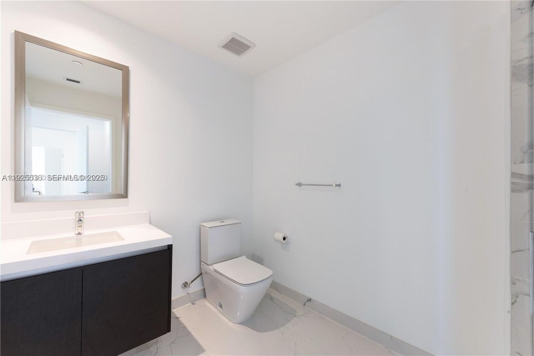 For Sale: $1,050,000 (2 beds, 3 baths, 1498 Square Feet)