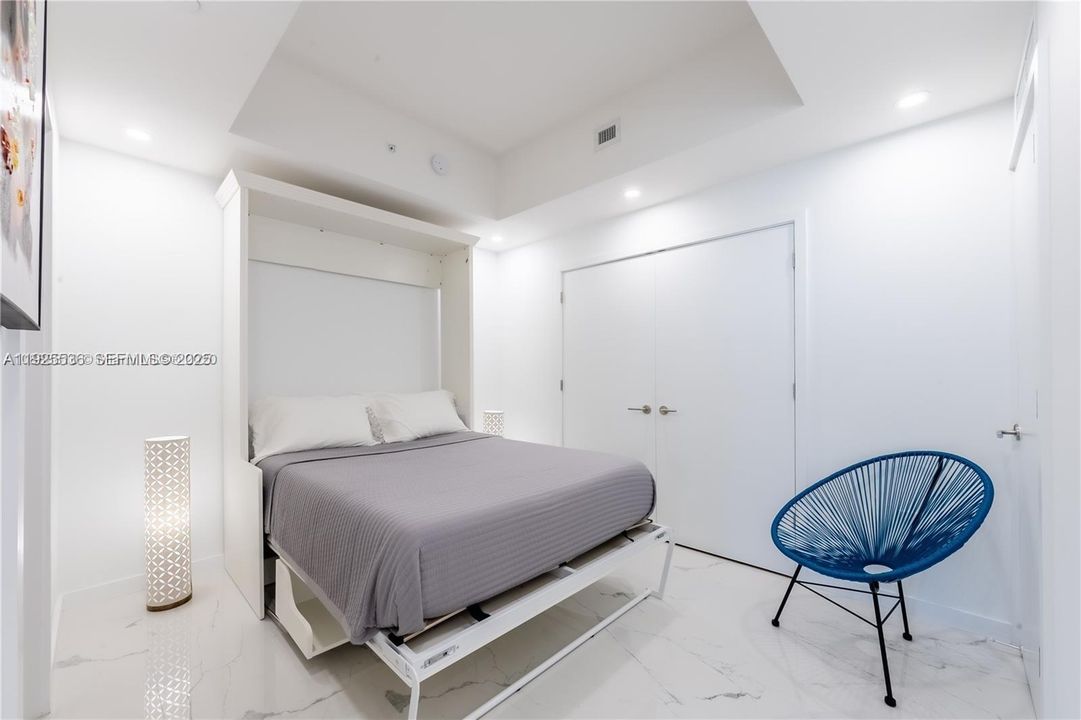 For Sale: $1,050,000 (2 beds, 3 baths, 1498 Square Feet)