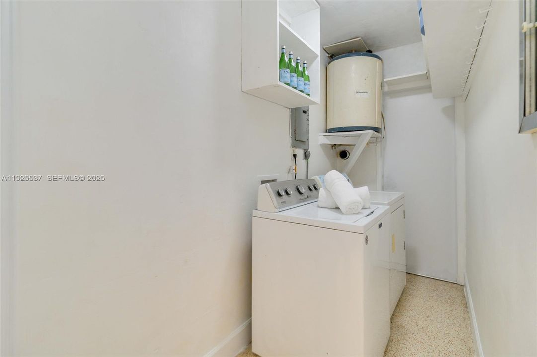 For Rent: $3,200 (2 beds, 1 baths, 1005 Square Feet)